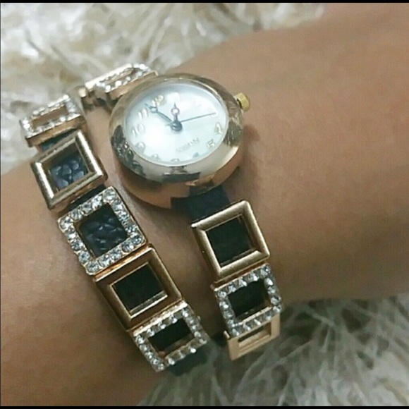 Beautiful Statement Watch - Picture 3 of 4